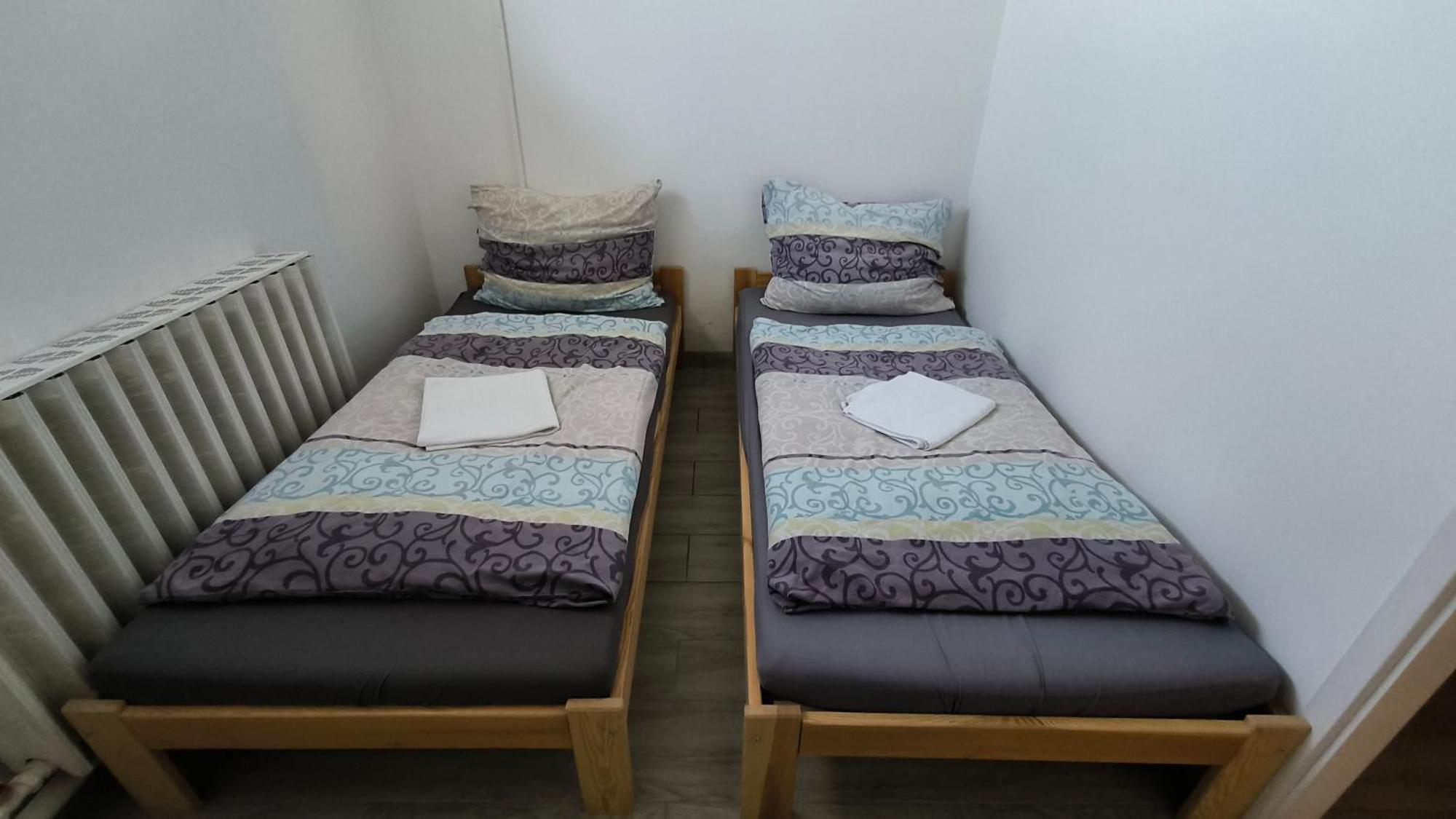 Oerveny Vendeghaz Hotel Tiszafured Room photo